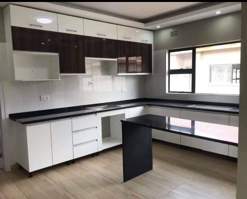 Modern Kitchen Fit-out