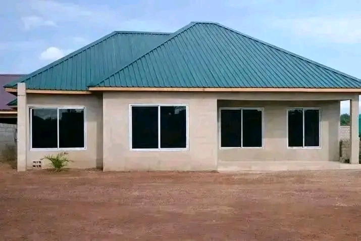 Teal-Roof Family Bungalow