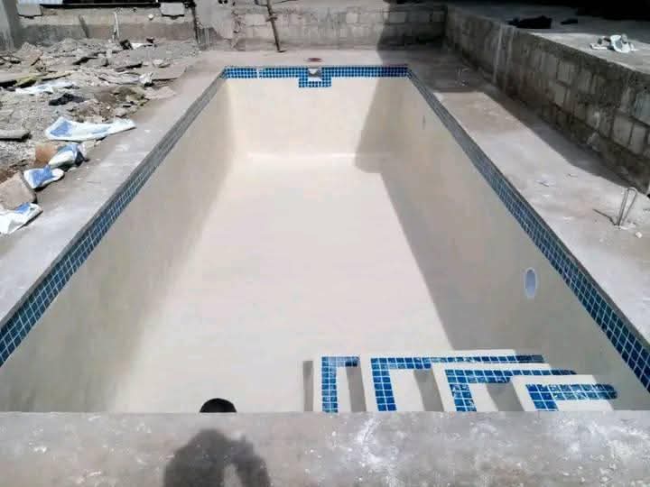 Blue Mosaic Pool — Finishing