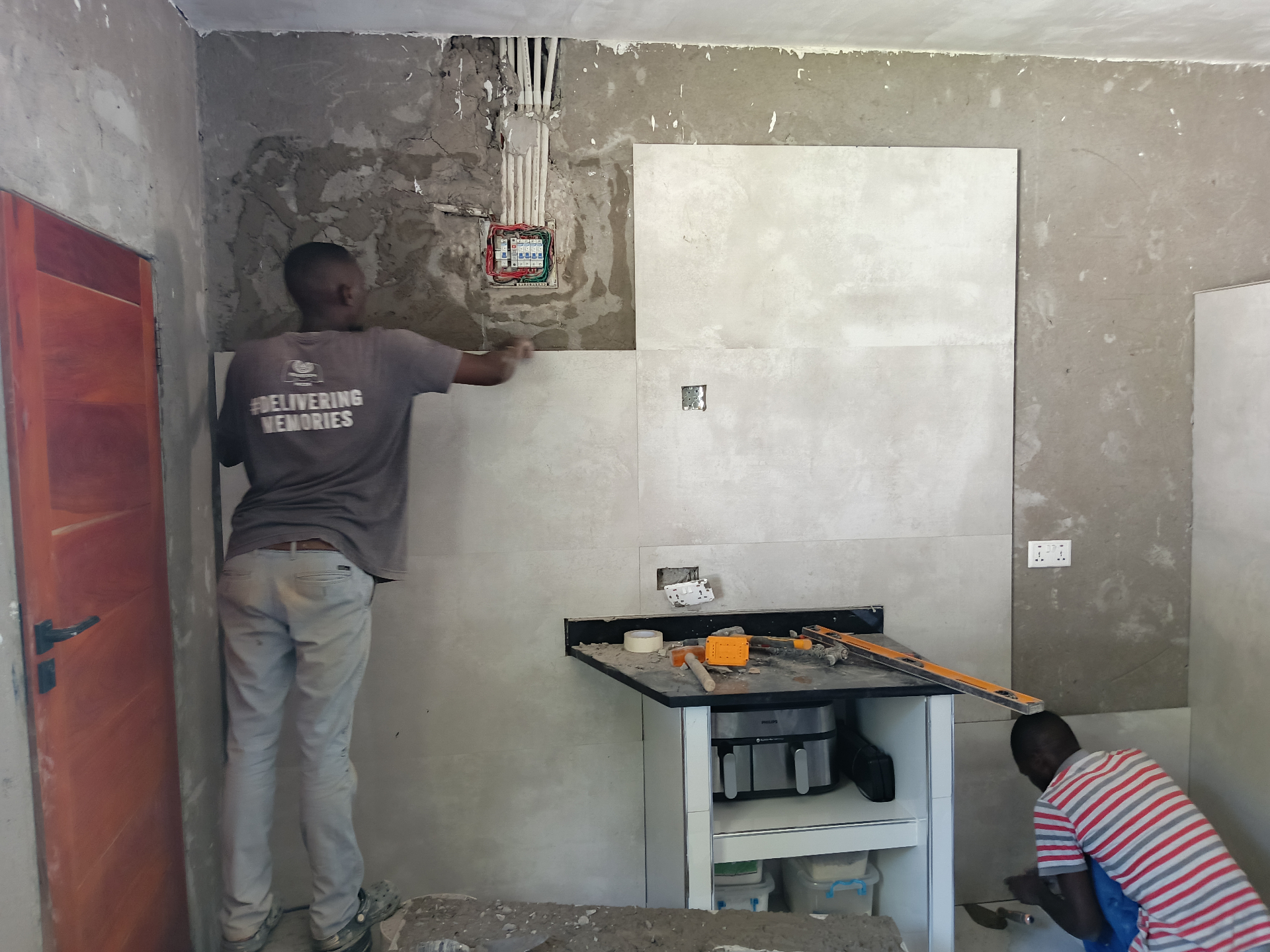 Large-Format Wall Tiling